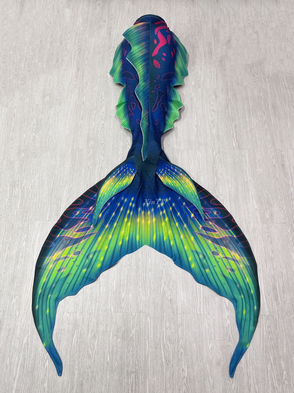 New Adult Mermaid Tail Fish Ta - Aquarium & Marine Museum Kota Kinabalu 评论和价格